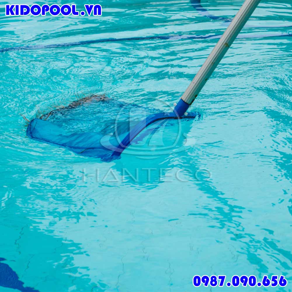 Tham khảo các mẫu vợt rác bể bơi sâu lòng Midas
